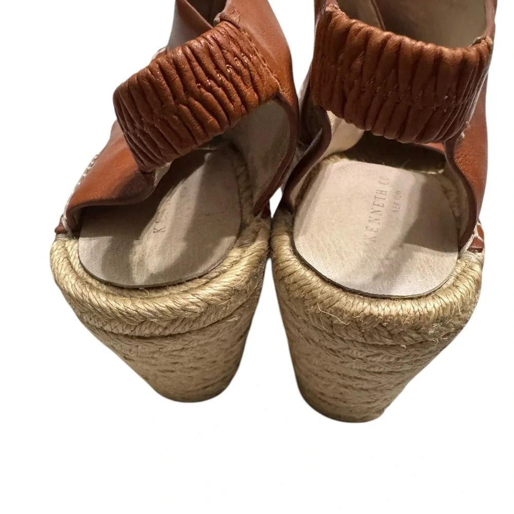 Kenneth Cole brown wedges. Gently worn. Size not marked but fit like 8.5 ws25 - Picture 3 of 3